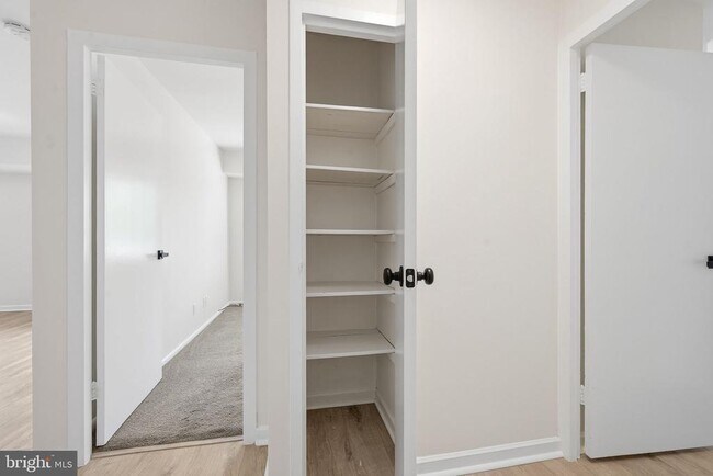 Building Photo - 5340 Holmes Run Pkwy