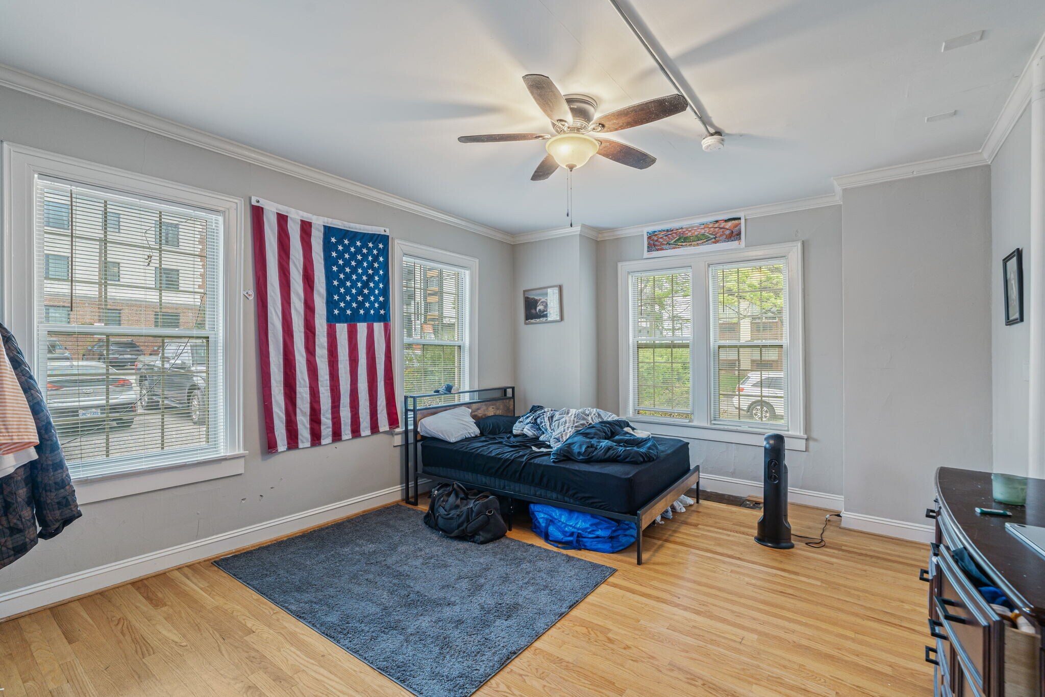 Building Photo - 1606 Laurel Ave