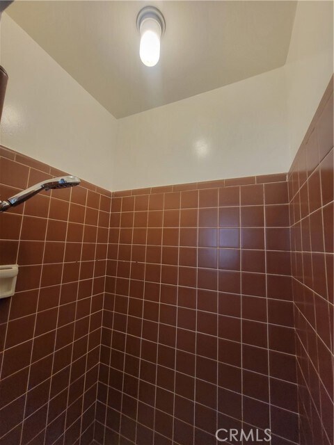 Building Photo - 2511 Florentina Ave
