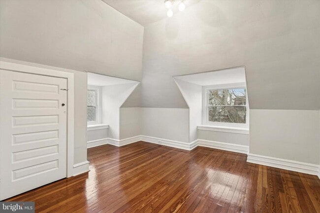 Building Photo - 111 E Gorgas Ln