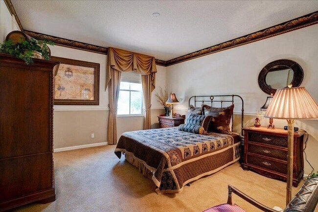 Building Photo - 10891 Northgreen Dr