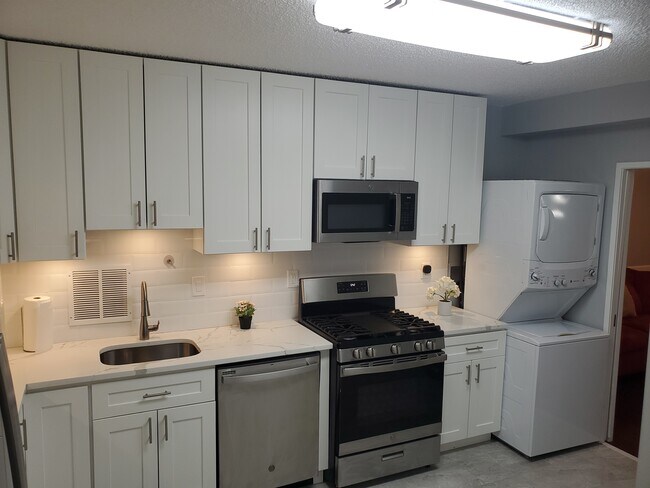 Building Photo - 3701 S George Mason Dr