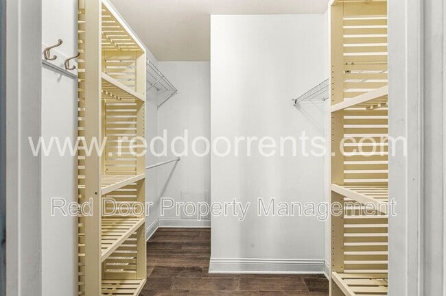 Building Photo - 355 E Ohio St