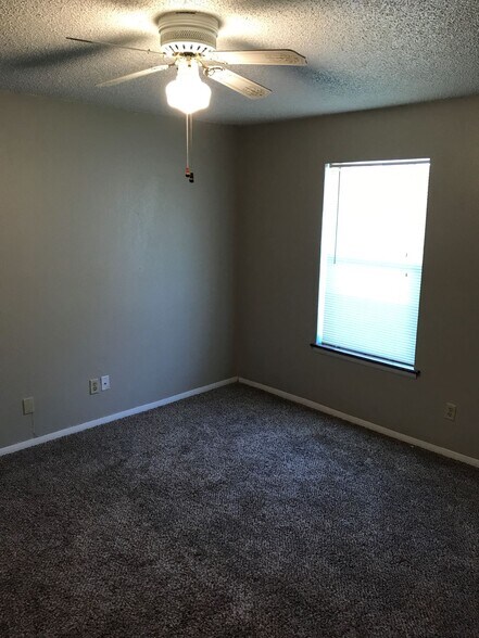 Building Photo - 830 Hardy Springs Cir