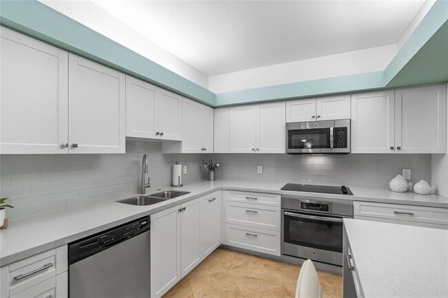Building Photo - 5000 N Ocean Blvd