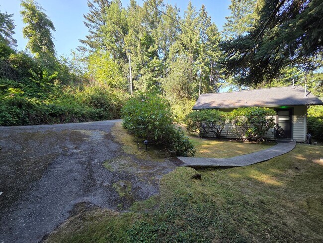 Building Photo - 531 77th Way NE