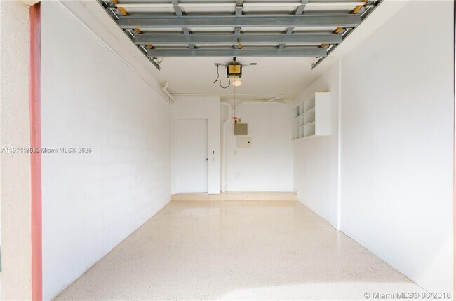 Building Photo - 2458 Centergate Dr