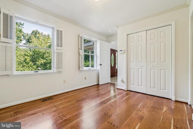 Building Photo - 478 Mountain Rd