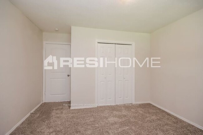 Building Photo - 7127 Kings Dr