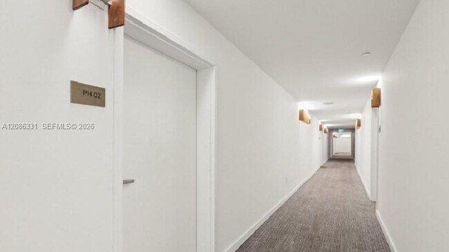 Building Photo - 13800 Highland Dr