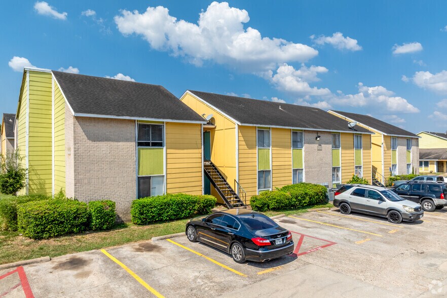 Primary Photo - Woodscape Apartments
