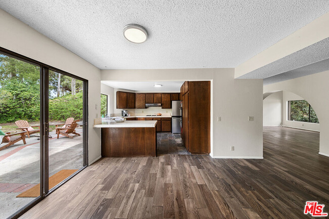 Building Photo - 780 Carriage Cir