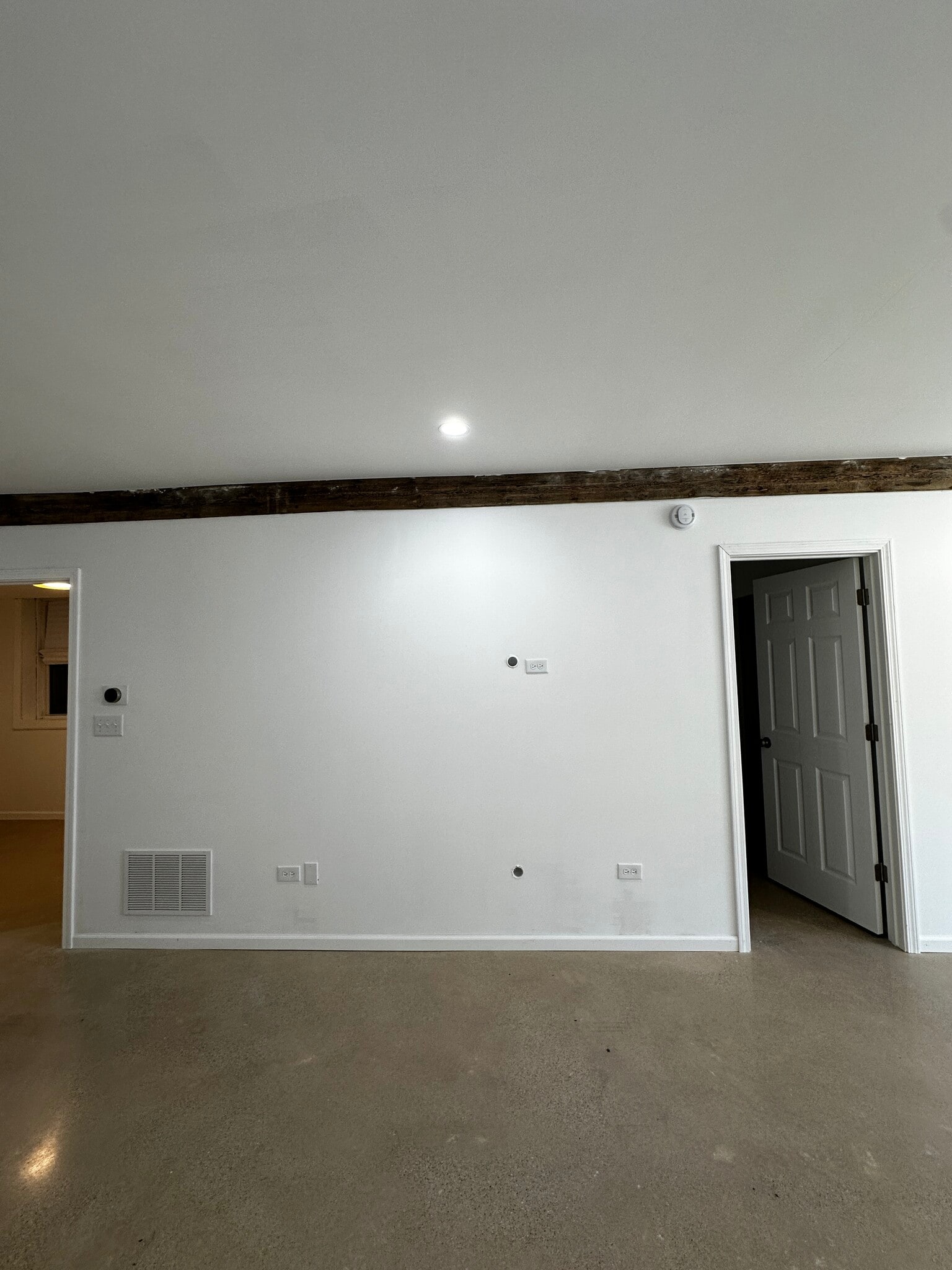 Building Photo - 2022 N Kedzie Ave