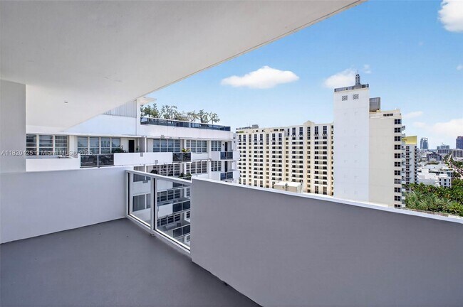 Building Photo - 100 Lincoln Rd