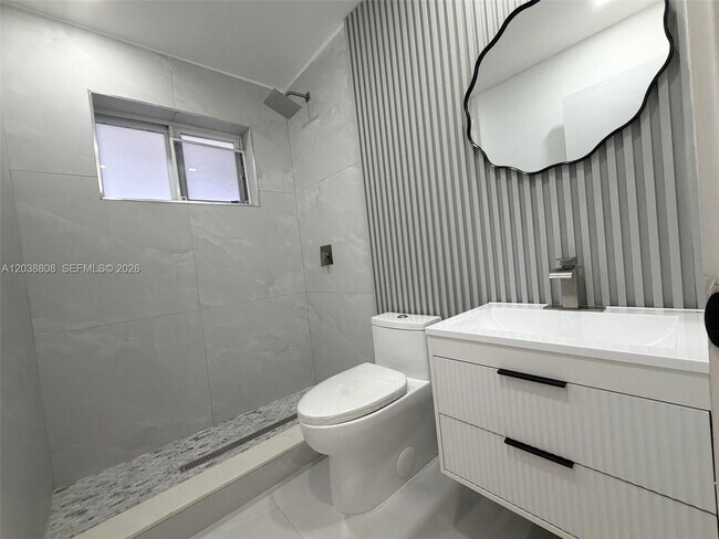 Building Photo - 501 NW 25th Ct