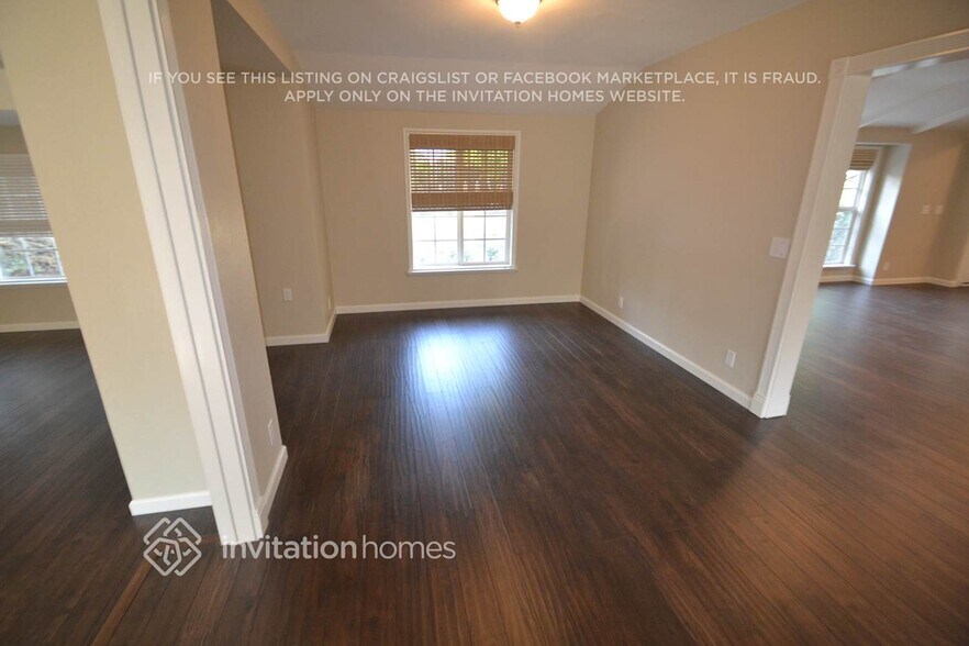 Building Photo - 17363 Saticoy St