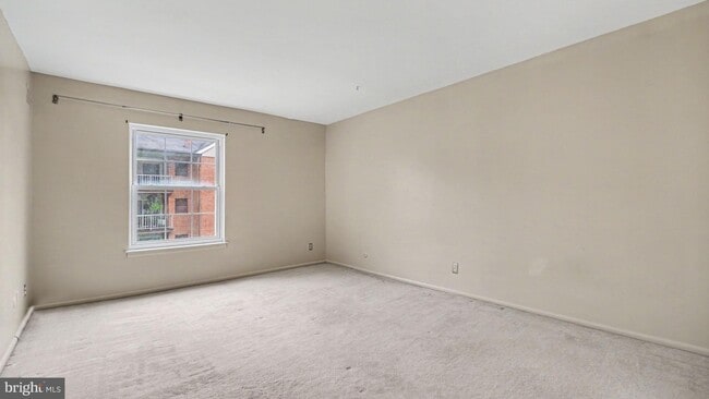 Building Photo - 349 Drummers Ln