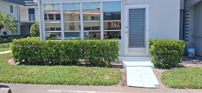 Building Photo - 359 Saxony Ln