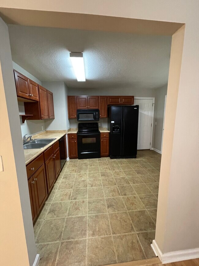 Building Photo - 5012 Scotch Pine Ave