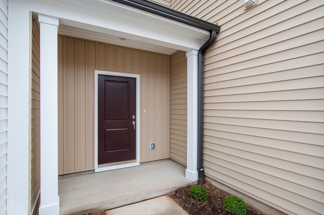 Building Photo - Well Appointed 3-Bedroom Townhome in Durham!