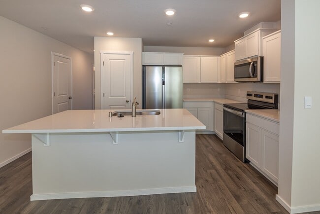 Building Photo - Brand New! - 3 Bedroom Townhome in Brush P...