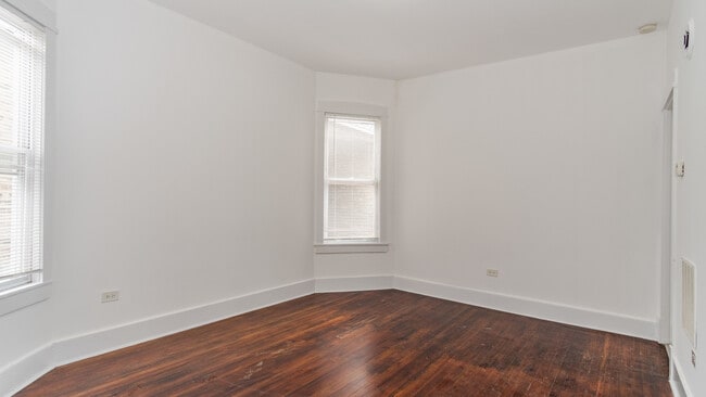 Building Photo - 4220 W Armitage Ave