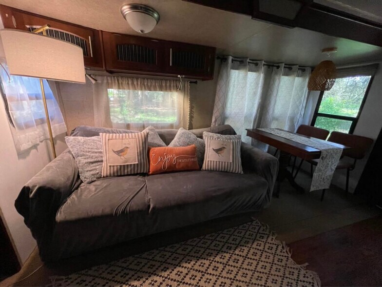 Building Photo - 2750 Lent Rd