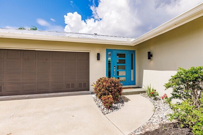 Building Photo - 131 Casa Ln