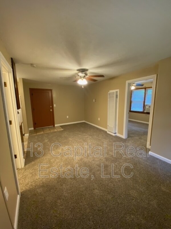 Building Photo - 113 Lucia Ln