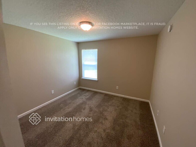 Building Photo - 11121 Apple Blossom Trail W