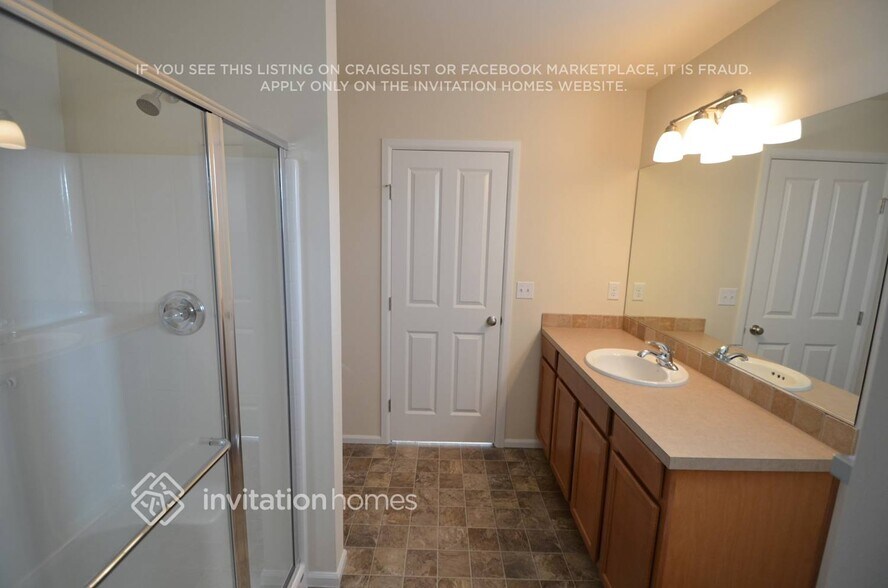 Building Photo - 3407 S 296th Pl