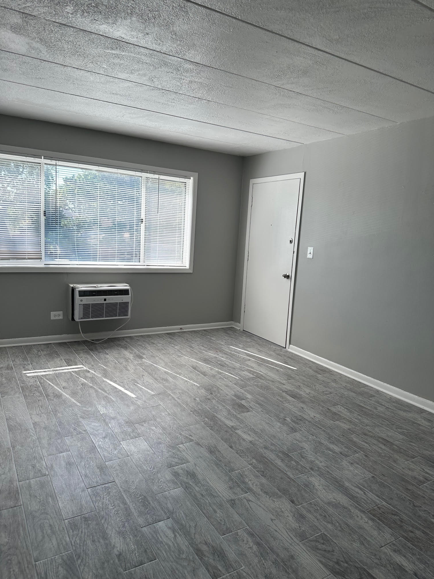 Building Photo - 1316 Carol St