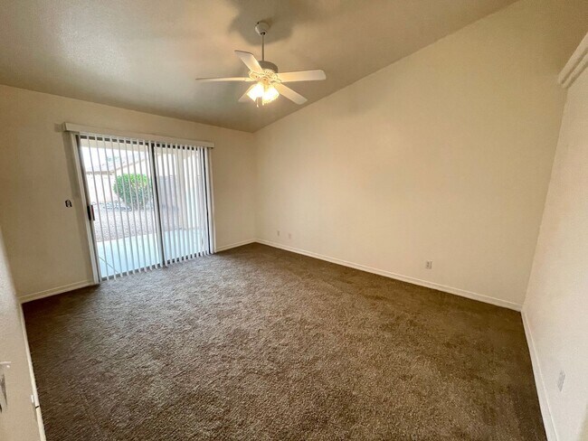 Building Photo - Nice 3 Bedroom 2 Bath Home in Chaparral Mesa!