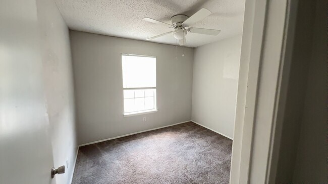 Building Photo - 4504 Hunt Cir