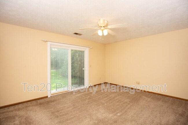 Building Photo - 1430 Lokey Dr