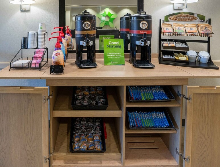 Building Photo - Furnished Studio-Melbourne - Airport