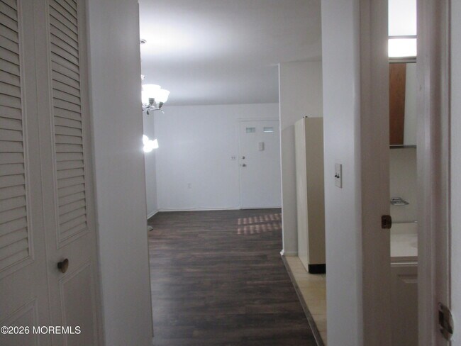 Building Photo - 365F Chesterfield Ct
