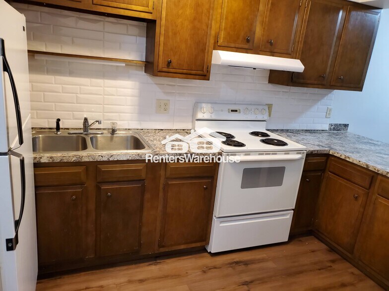 Building Photo - 29 2nd St