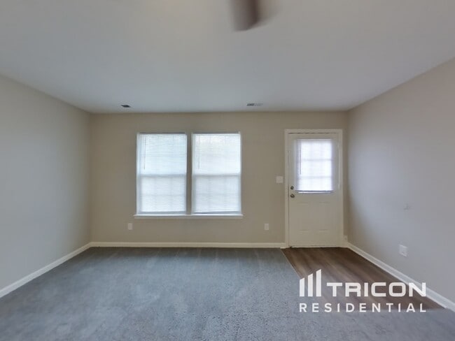 Building Photo - 203 Beacon Point Ln