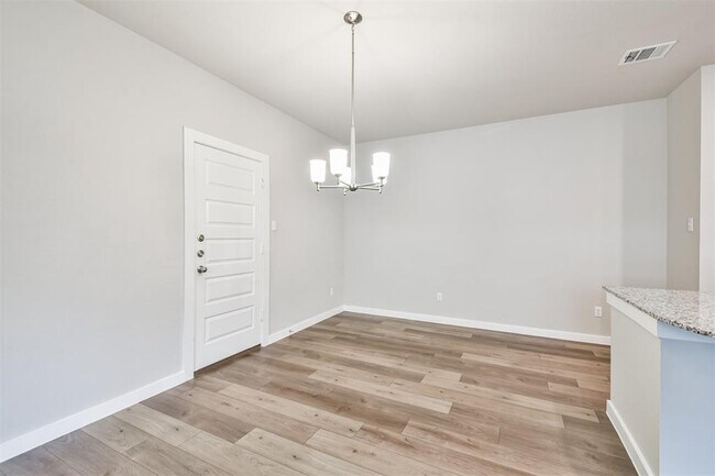 Building Photo - 25129 Pacific Wren Dr