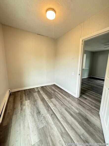 Building Photo - 126 Leyden St