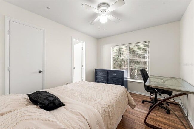 Building Photo - 4000 SW 23rd St