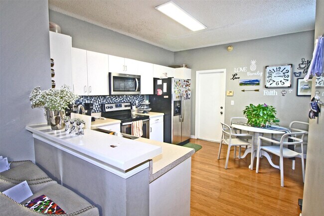 Building Photo - 3618 San Simeon Cir