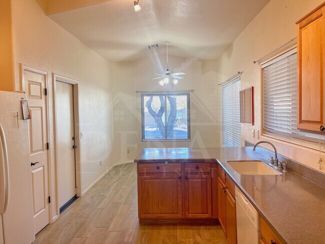 Building Photo - 465 S Wildrose