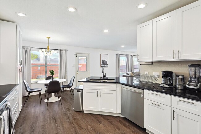 Building Photo - 967 Grand Central Pkwy