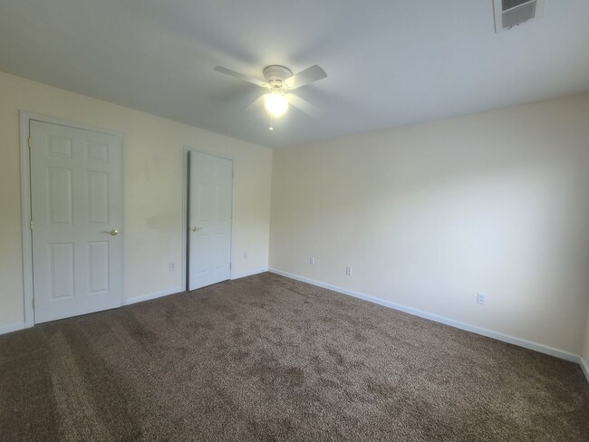 Building Photo - 4 Bedroom, 4 Bath in Star City - SHORT TERM LEASE, Now to 7/24/26