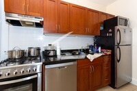 Building Photo - Nicely updated 1 bed unit with low move in costs!