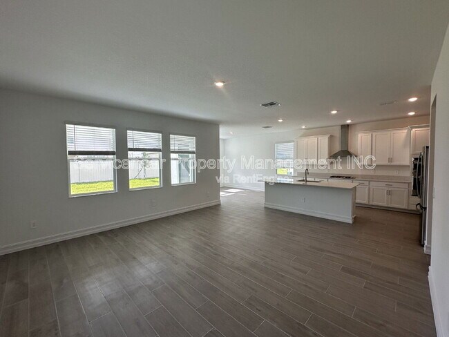 Building Photo - 11748 71st Ave E