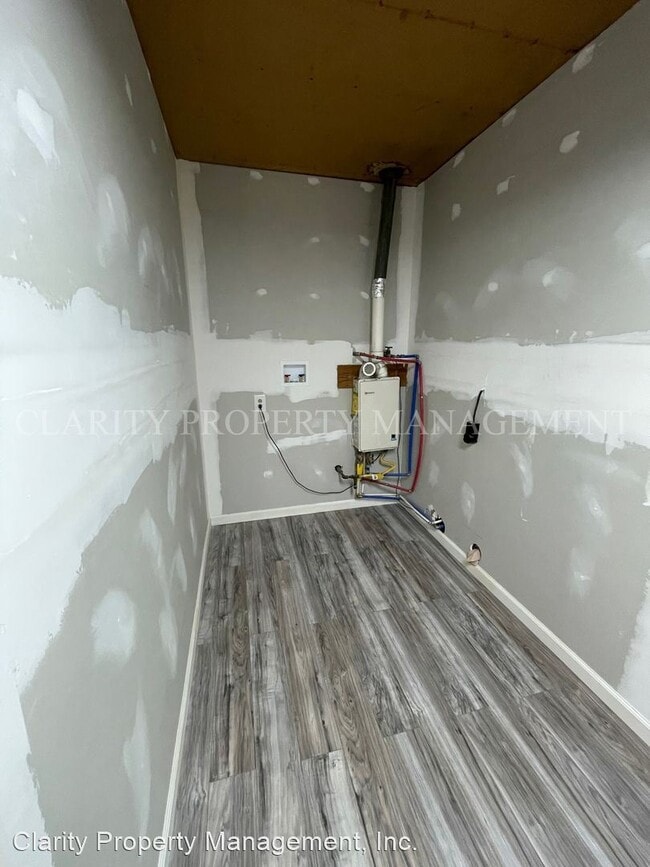 Building Photo - 3 br, 2 bath House - 917 Towanda Trail