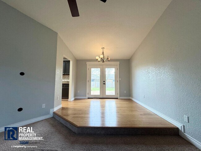 Building Photo - Charming 3-Bedroom Home with Fenced Yard & 2-Car Garage Near Downtown Puyallup!!